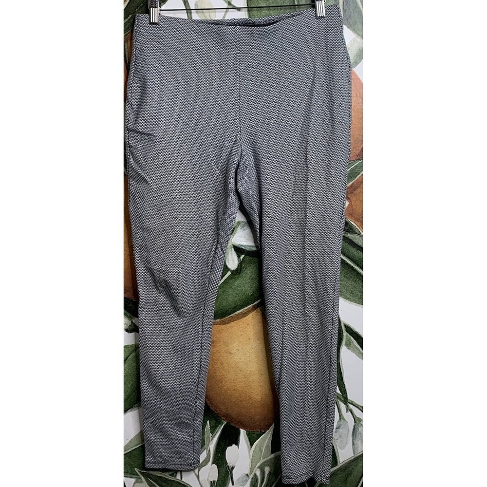 Chicos Size 1 US Medim Printed Pull on Pants Black & White